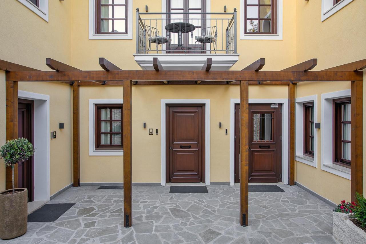 Petrou Suites Янина Экстерьер фото